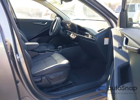 2023 Kia Niro Ev Wind z USA, uszkodzony, nr VIN KNDCR3L17P5039707